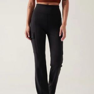 Women’s medium Athleta cargo jogger pants
